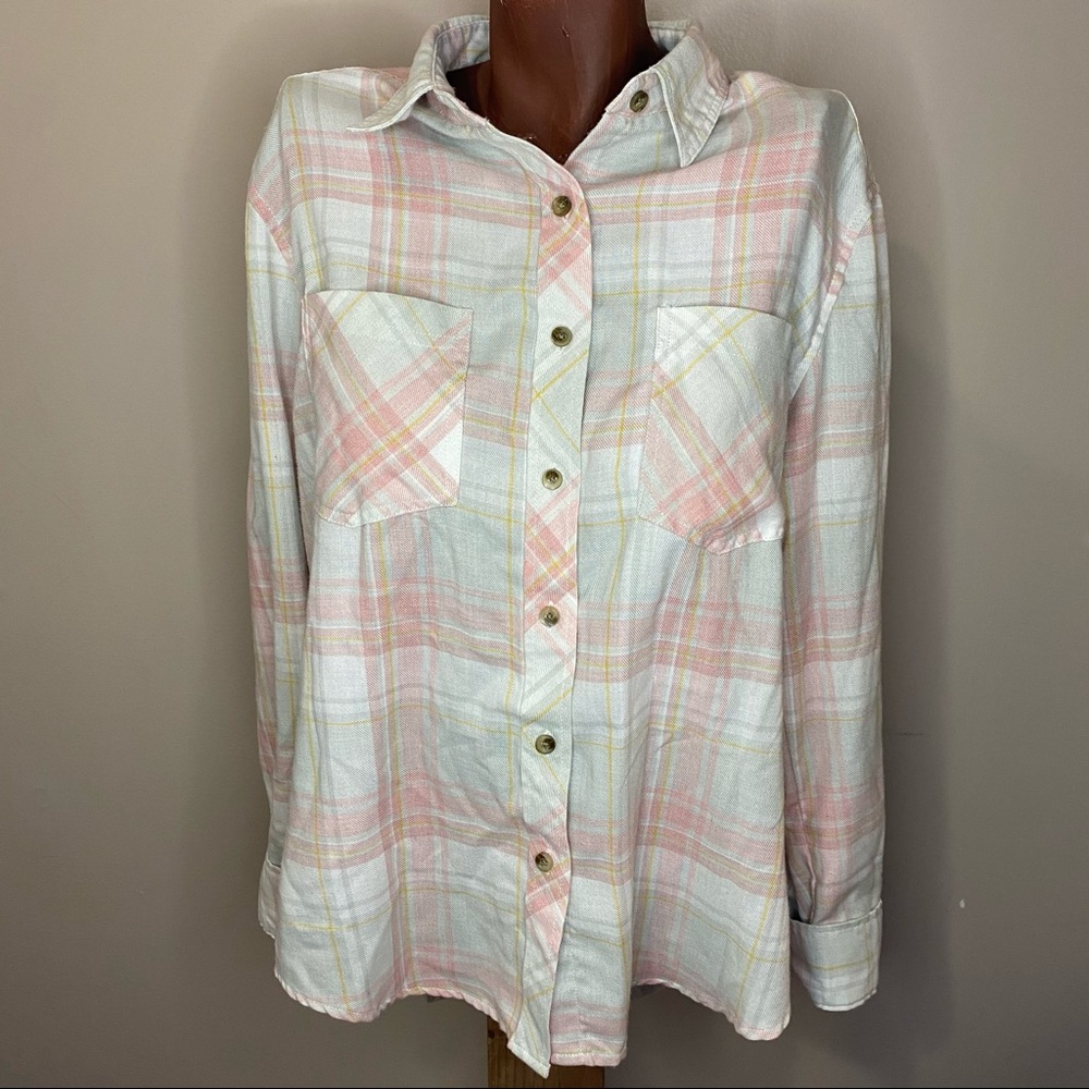 LA Hearts flannel in size medium, pastel colors